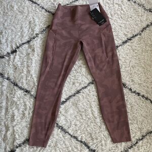 Women’s Nike Camo Leggings - NWT - Medium